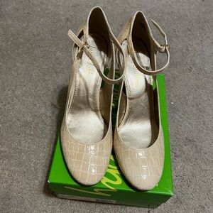 Sam & Libby light tan shoe, size 10, slightly worn